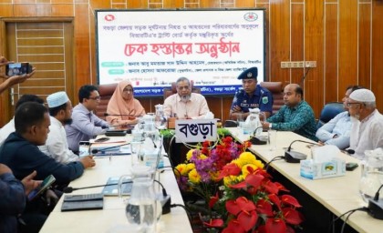 দুর্ঘটনা প্রতিরোধে সড়কে চলবে না ফিটনেসবিহীন
কোন যানবাহন- বগুড়ায় বিআরটিএ চেয়ারম্যান