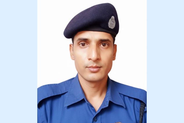 নতুন কর্মস্থলে যোগদানের দিনেই বিদ্যুতায়িত হয়ে কনস্টেবলের মৃত্যু