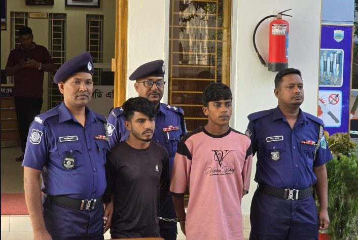 ইজিবাইক চালকের গলা কেটে হত্যা, মুঠোফোনের সূত্র ধরে গ্রেপ্তার দুই আসামি