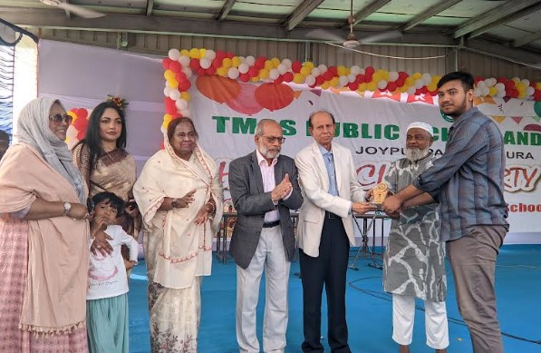 বগুড়ায় টিএমএসএস পাবলিক স্কুল এ্যান্ড কলেজ এর ক্লাস পার্টি ও নবীন বরণ অনুষ্ঠিত