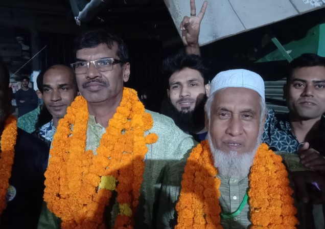 বগুড়া বি.আর.টি.সি শপিং কমপ্লেক্স ব্যবসায়ী মালিক সমিতির পুনরায় কাজল সভাপতি আকরাম সা: সম্পাদক নির্বাচিত 