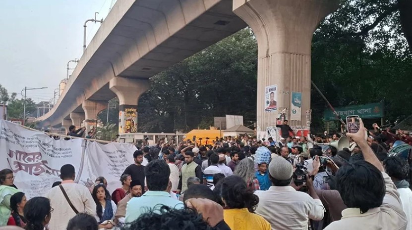 জুলাই মঞ্চের পক্ষ থেকে: ধর্মীয় আঘাতকারীদের সর্বোচ্চ শাস্তি দাবি, শাহবাগে সমাবেশে উত্তেজনা