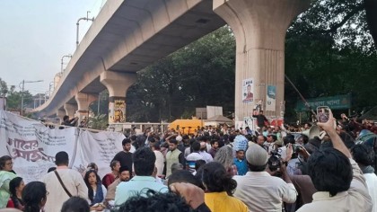 জুলাই মঞ্চের পক্ষ থেকে: ধর্মীয় আঘাতকারীদের সর্বোচ্চ শাস্তি দাবি, শাহবাগে সমাবেশে উত্তেজনা