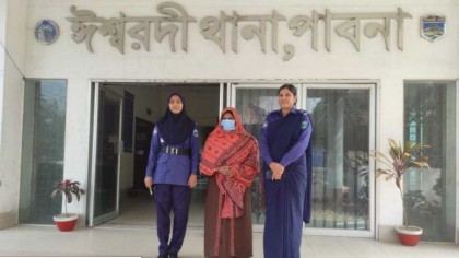 ৮ কুকুরছানা হত্যার ঘটনায় নারী গ্রেপ্তার, আদালতে জামিন নামঞ্জুর