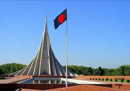 মহান বিজয় দিবসে জাতির শ্রদ্ধা ও স্মরণ