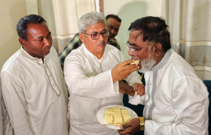 অনন্য দৃষ্টান্ত- ভোটের পর রাজশাহী-৩ আসনে বিএনপি-জামায়াত প্রার্থীর শুভেচ্ছা বিনিময়