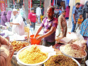 সলঙ্গায় জমজমাট ইফতারি বাজার 