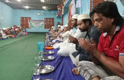 বগুড়ায় এতিম মাদ্রাসার শিক্ষার্থীদের মাঝে সেহেরি বিতরণ