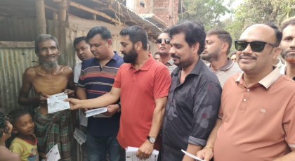 বগুড়ায় ধানের শীষে ভোট ও দোয়া চেয়ে গণসংযোগ করেন মমি