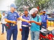 রংপুরে জেলা ট্রাফিক পুলিশের বিশেষ অভিযান জোরদার করা হয়েছে 
