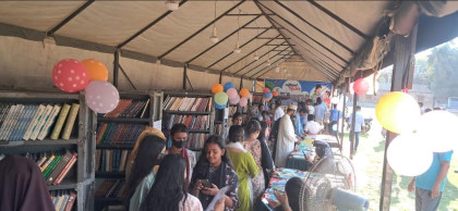 অজানা বিশ্ব জানতে শেরপুরে এমন বইমেলা বারবার চান অভিভাবকেরা