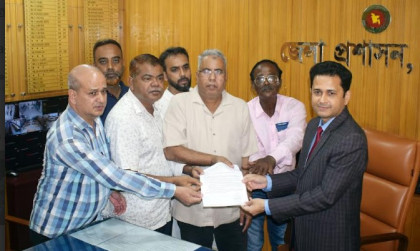 রংপুরে গণপরিবহনের ভাড়া সমন্বয় ও পুনঃনির্ধারণের দাবিতে স্মারকলিপি প্রদান