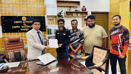 মোটরসাইকেলে প্রস্তাবিত আয়কর
প্রত্যাহারের দাবিতে বগুড়ায় বাইকারদের মানববন্ধন