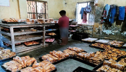 বগুড়ার শেরপুরে মানহীন বেকারি পণ্যে সয়লাব বাজার, অভিযানের দাবি
