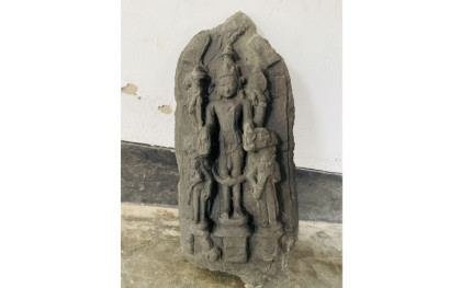 মূর্তি বেচাকেনার খবরে পুলিশের অভিযান, রাণীনগরে ৯ কেজি ওজনের কষ্টিপাথরের মূর্তি উদ্ধার