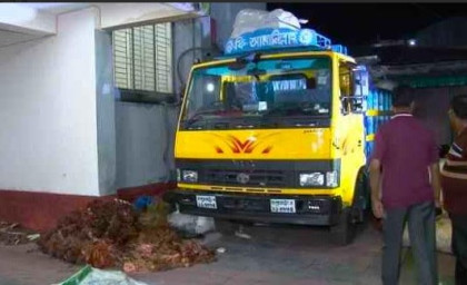 রংপুরে ট্রাকে ভাঙ্গারি মালের ভেতরে লুকিয়ে রাখা ১৬ মণ তামার তার উদ্ধার