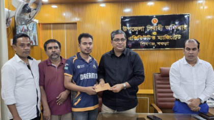 আর্থিক সংকটে বিশ্ববিদ্যালয়ে ভর্তি অনিশ্চিত, নীরবের পাশে প্রতিমন্ত্রী