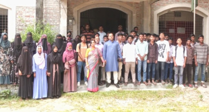 বগুড়ায় ছাত্রদলের উদ্যোগে ৩ শতাধিক 
শিক্ষার্থীর ভর্তি সহায়তা দিলেন এমপি মিল্টন 